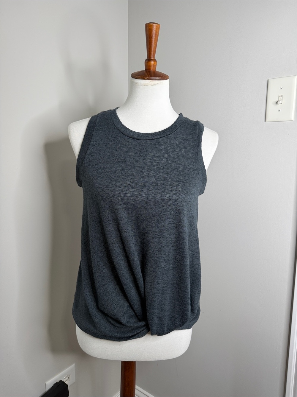 Bobeau “Caty Twist Hem Crew” Pirate Black Sleeveless Tank Top